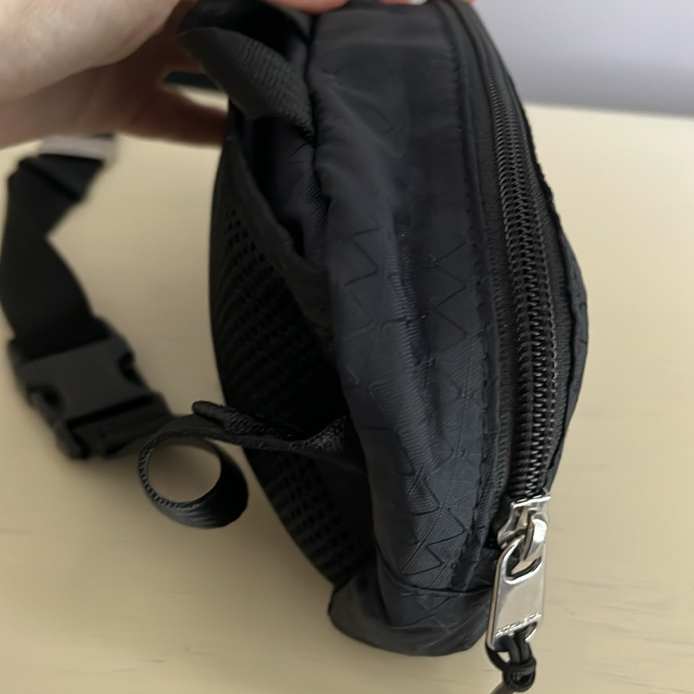 NWOT Athlete Black Crossbody Belt Bag - Picture 7 of 8